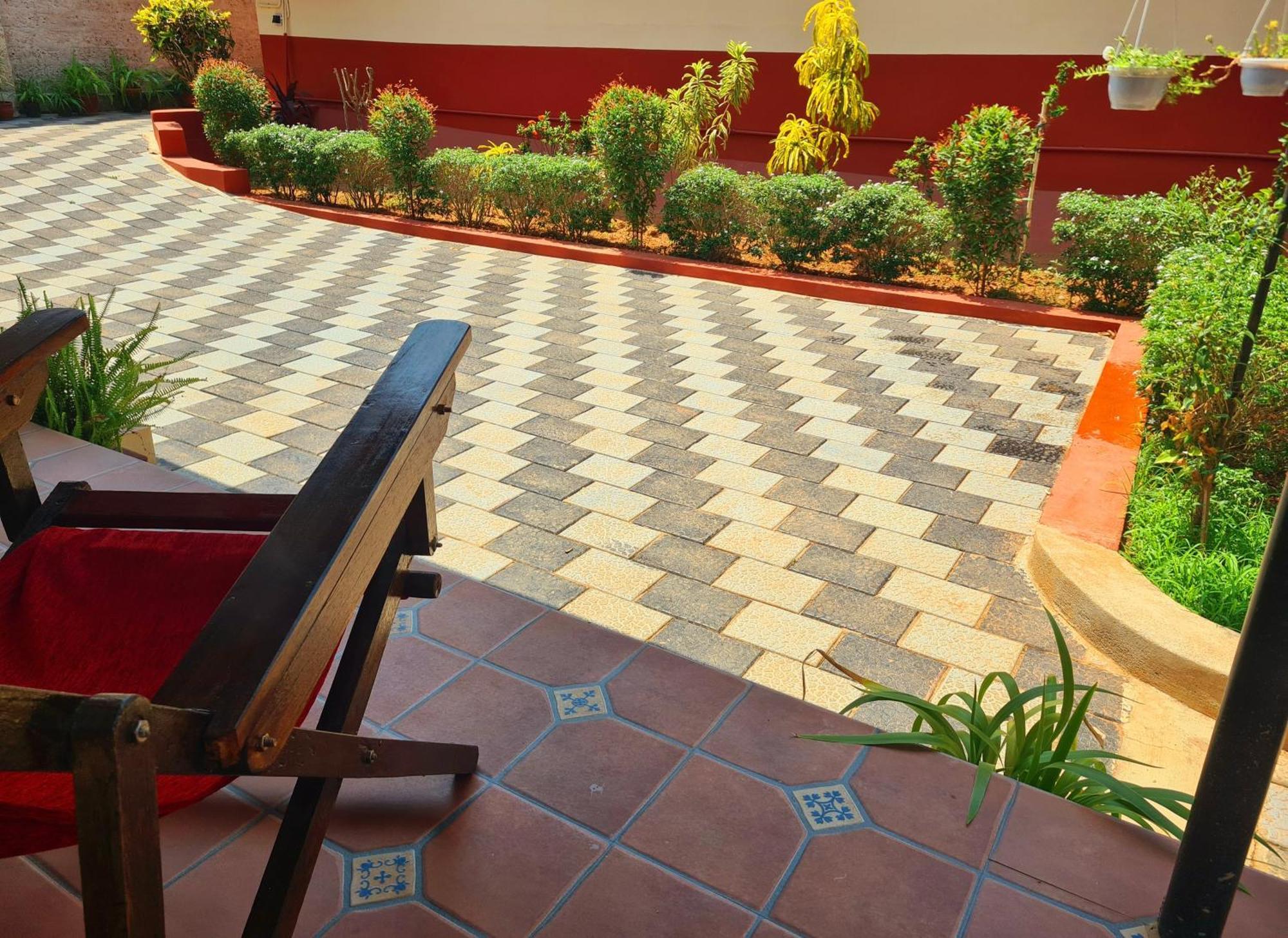 Sunny Smiles Homestay Mangalore Luaran gambar